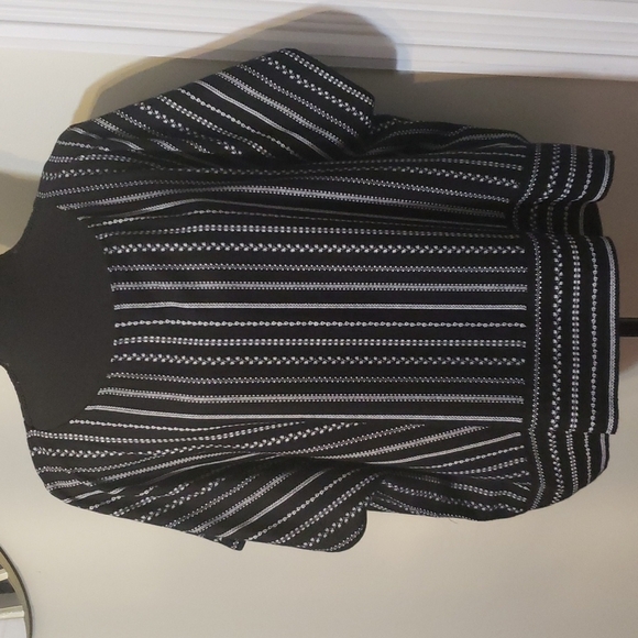 Olio Squared Designer  Tops - Picture 2 of 6